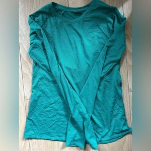 EUC Oiselle Flyout Long Sleeve Running Top